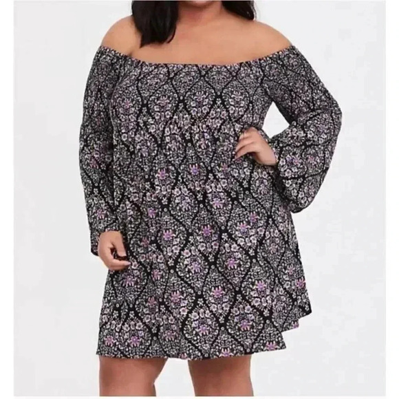 Torrid BLACK FLORAL SMOCKED SKATER DRESS Size 1 - Picture 1 of 9